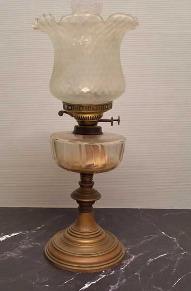 Lot 1307 - KEROSENE LAMP