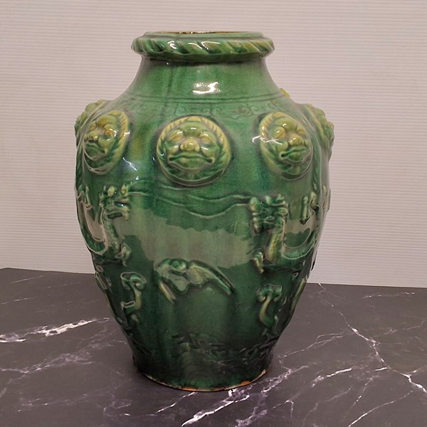 Lot 1365 - ORIENTAL VASE