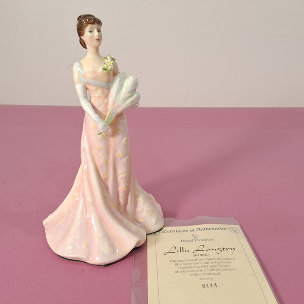 Lot 1215 - ROYAL DOULTON FIGURE