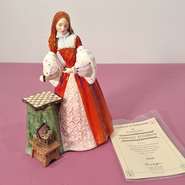 Lot 1224 - ROYAL DOULTON FIGURE