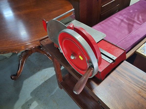 Lot 326 - MEAT SLICER