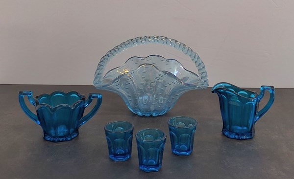 Lot 1404 - BLUE GLASS