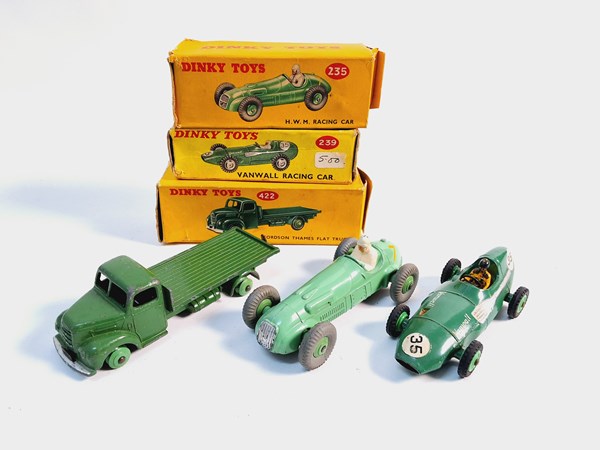 Lot 1137 - DINKY TOYS