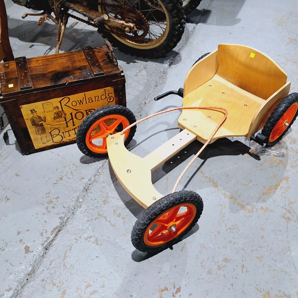 Lot 258 - BILLY CART & BOX