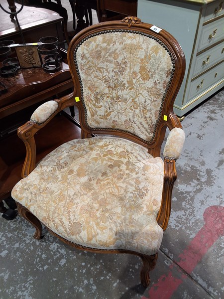 Lot 110 - ARMCHAIR