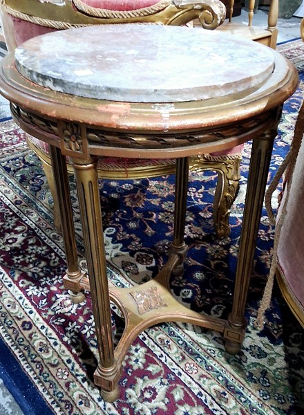 Lot 170 - SIDE TABLE