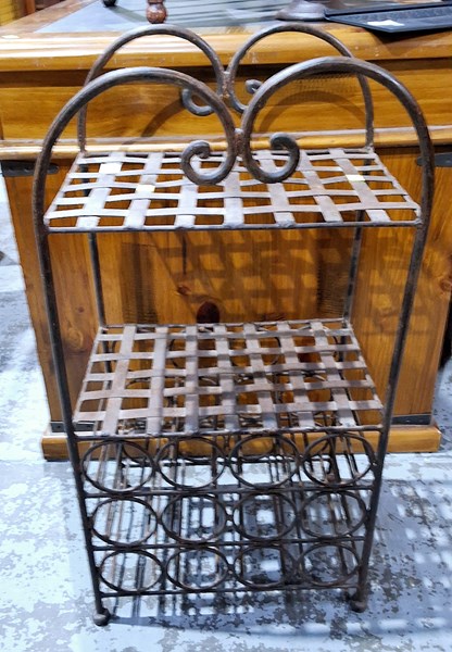 Lot 136 - RACK