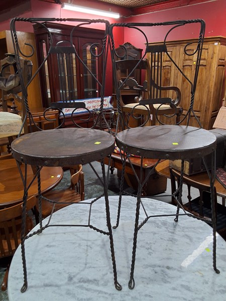 Lot 95 - CHAIRS