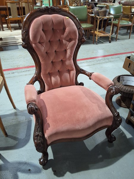 Lot 277 - GRANDFATHER CHAIR