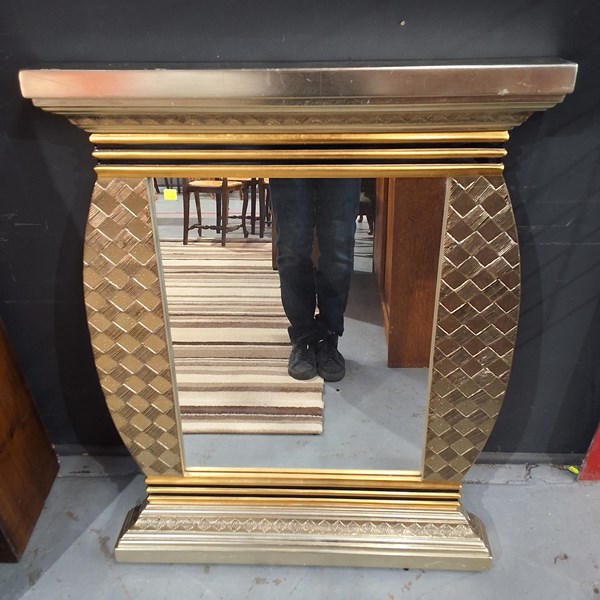 Lot 378 - WALL MIRROR