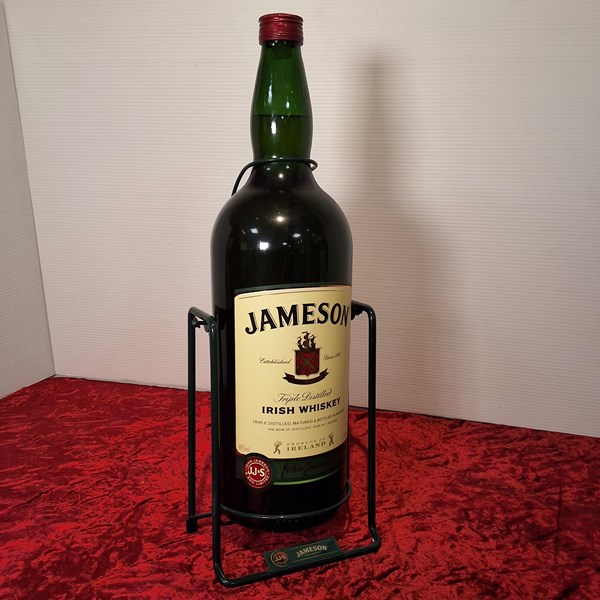 Lot 18 - JAMESON IRISH WHISKY IN CRADLE