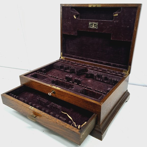 Lot 1416 - CUTLERY CASE