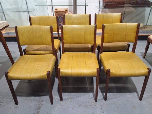 Lot 304 - SET OF DINING CHAIRS