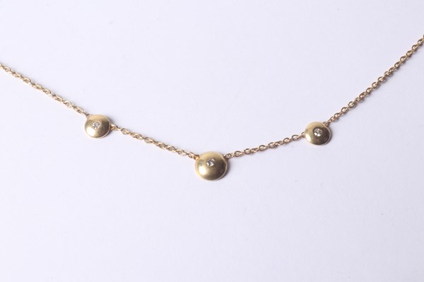 Lot 1042 - GOLD NECKLACE