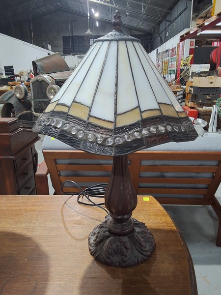 Lot 316 - TABLE LAMP