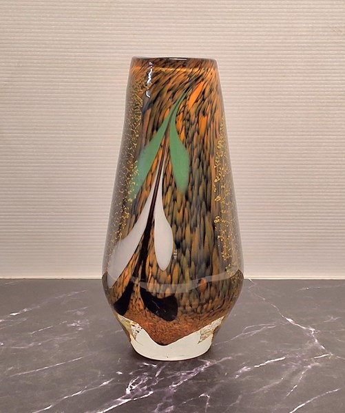 Lot 1337 - GLASS VASE