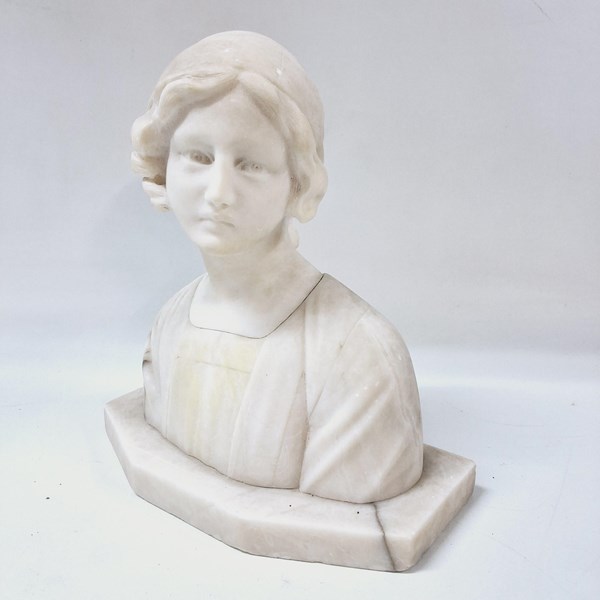 Lot 1318 - MARBLE BUST