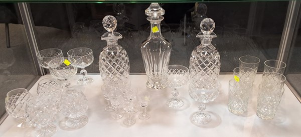 Lot 1214 - CRYSTAL GLASSWARE