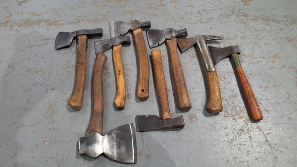 Lot 285 - HATCHETS