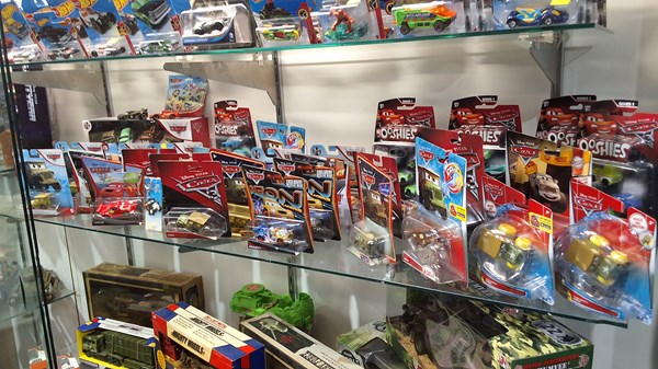 Lot 1421 - DISNEY CARS COLLECTION