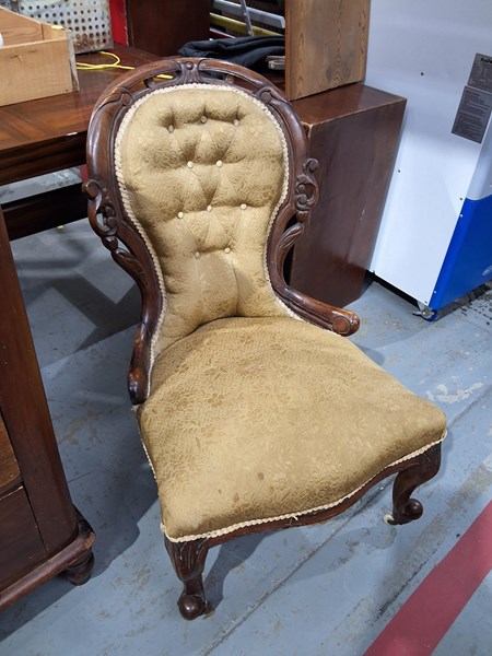 Lot 237 - GRANDMOTHER CHAIR