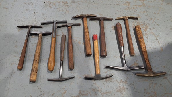 Lot 292 - TACK HAMMERS