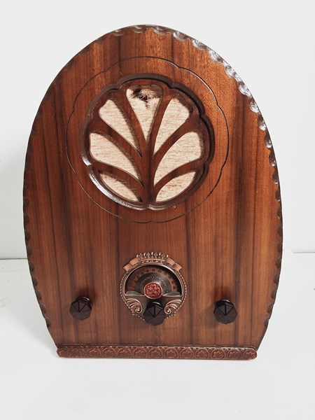 Lot 1265 - MANTEL RADIO