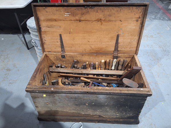 Lot 214 - TOOL CHEST