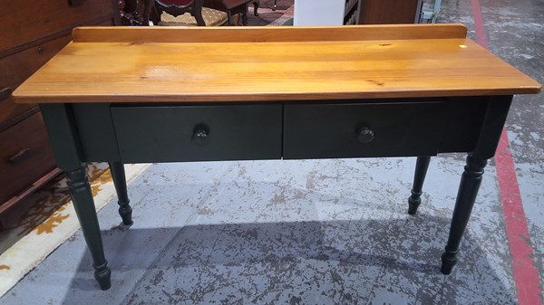 Lot 52 - CONSOLE TABLE