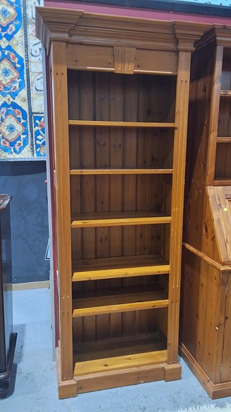 Lot 47 - BOOKSHELF