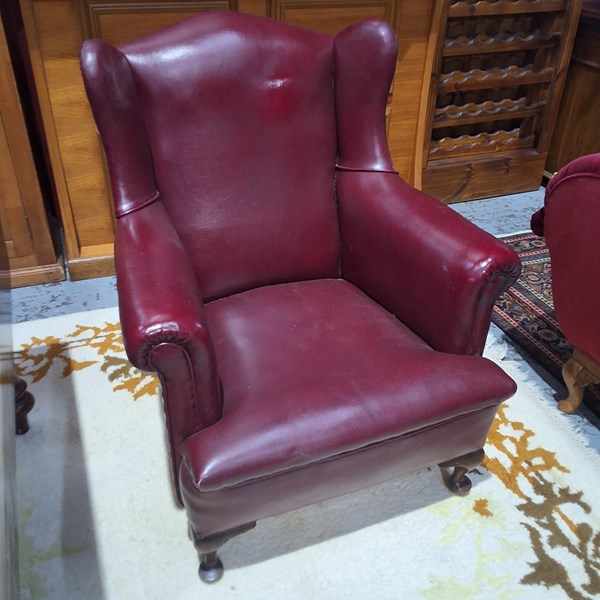 Lot 30 - READING CHAIR