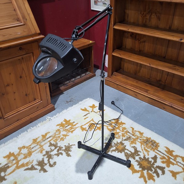 Lot 397 - FLOOR LAMP