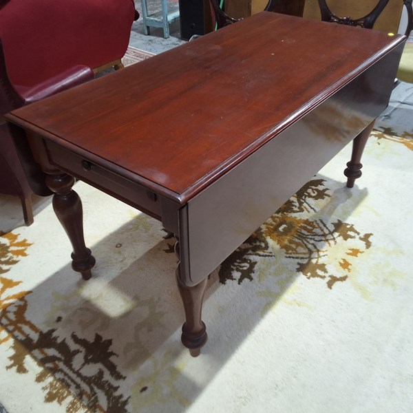 Lot 51 - PEMBROKE TABLE