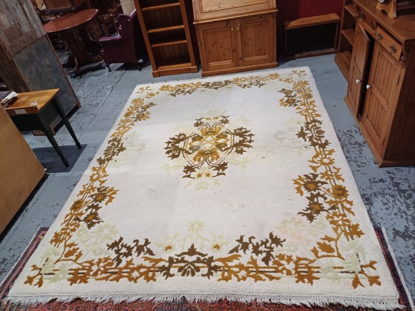 Lot 199 - RUG