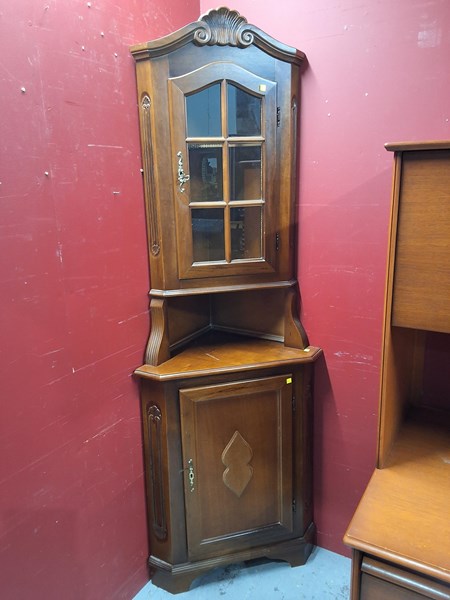 Lot 46 - CORNER CABINET