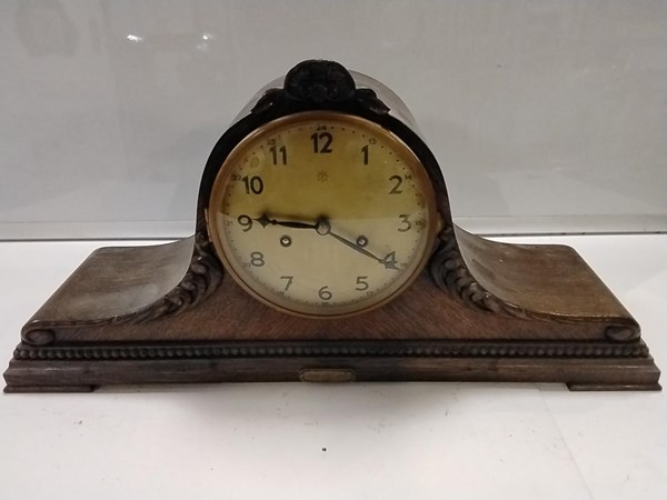 Lot 1099 - CLOCK