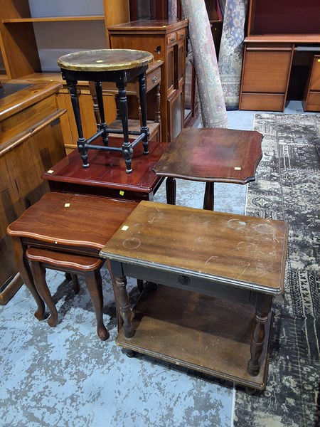 Lot 114 - SIDE TABLES