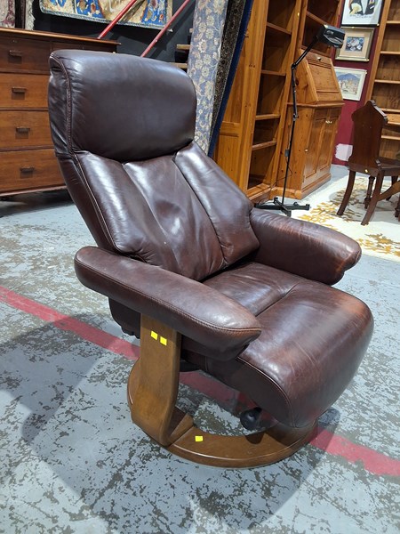 Lot 138 - RECLINER