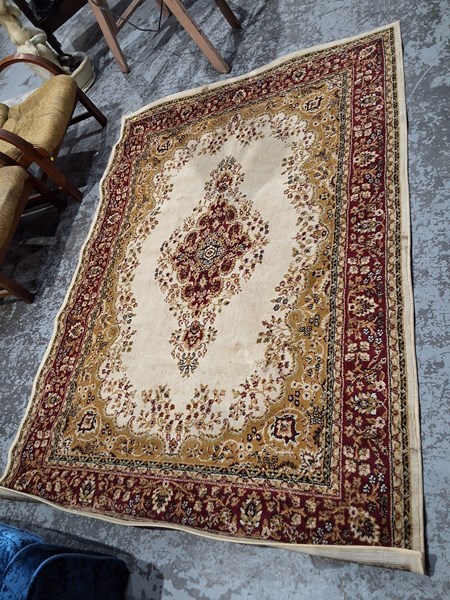 Lot 196 - RUG