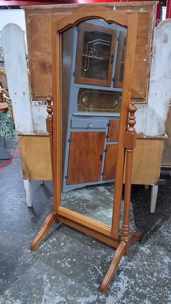 Lot 11 - CHEVAL MIRROR