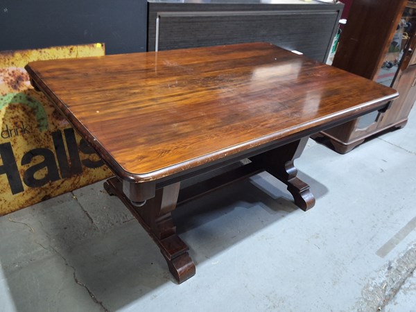 Lot 448 - DINING TABLE