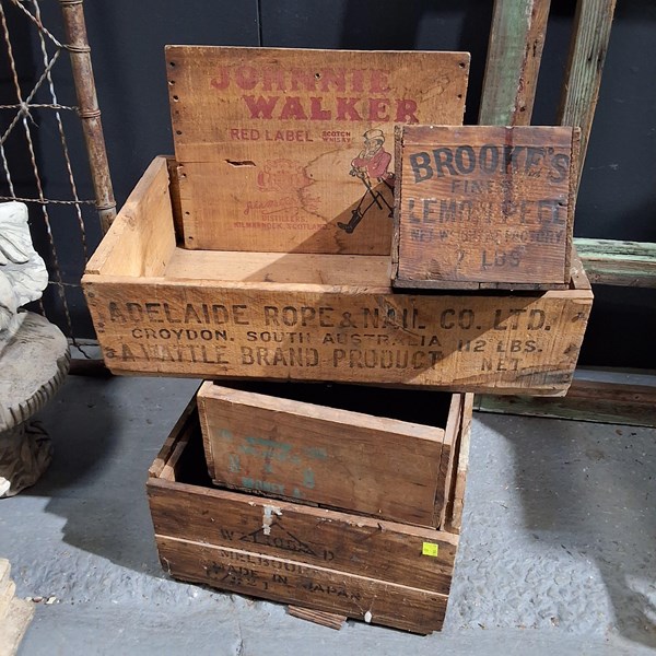 Lot 319 - PACKING CRATES