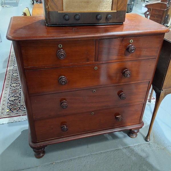 Lot 300 - CHEST OF DRAWERS