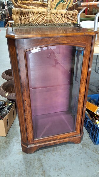 Lot 340 - DISPLAY CABINET