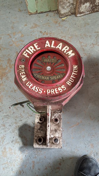 Lot 337 - FIRE ALARM BOX