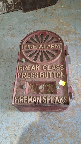 Lot 336 - FIRE ALARM BOX