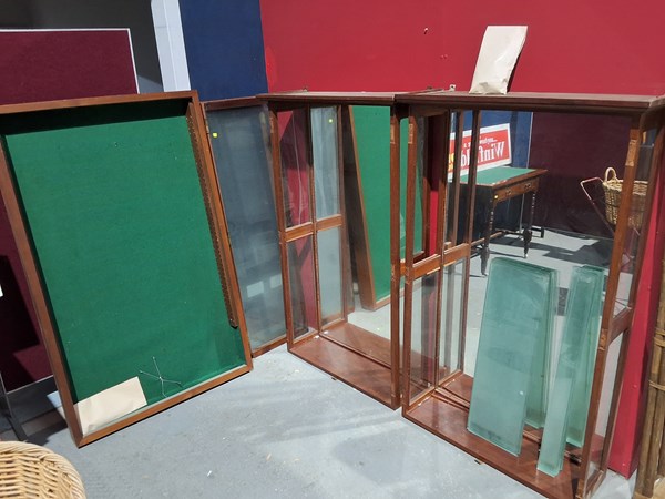 Lot 317 - DISPLAY CABINET PARTS