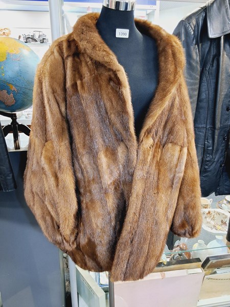 Lot 1390 - FUR JACKET