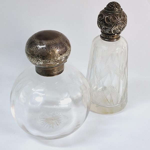 Lot 1046 - DRESSING TABLE BOTTLES