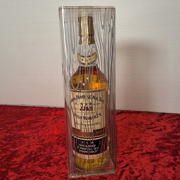 Lot 8 - JOHN JAMESON & SONS TRIPLE DISTILLED IRISH WHISKY